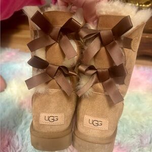 UGG Bailey Bow II Chestnut Women’s Size 8